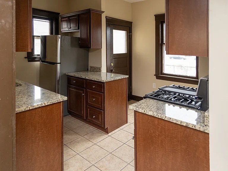 10003 Newton Ave — Photo 7