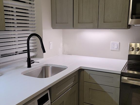 5th image of 928 Spruce St #3R