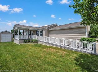 289 Pompano Ct, Lapeer, MI 48446