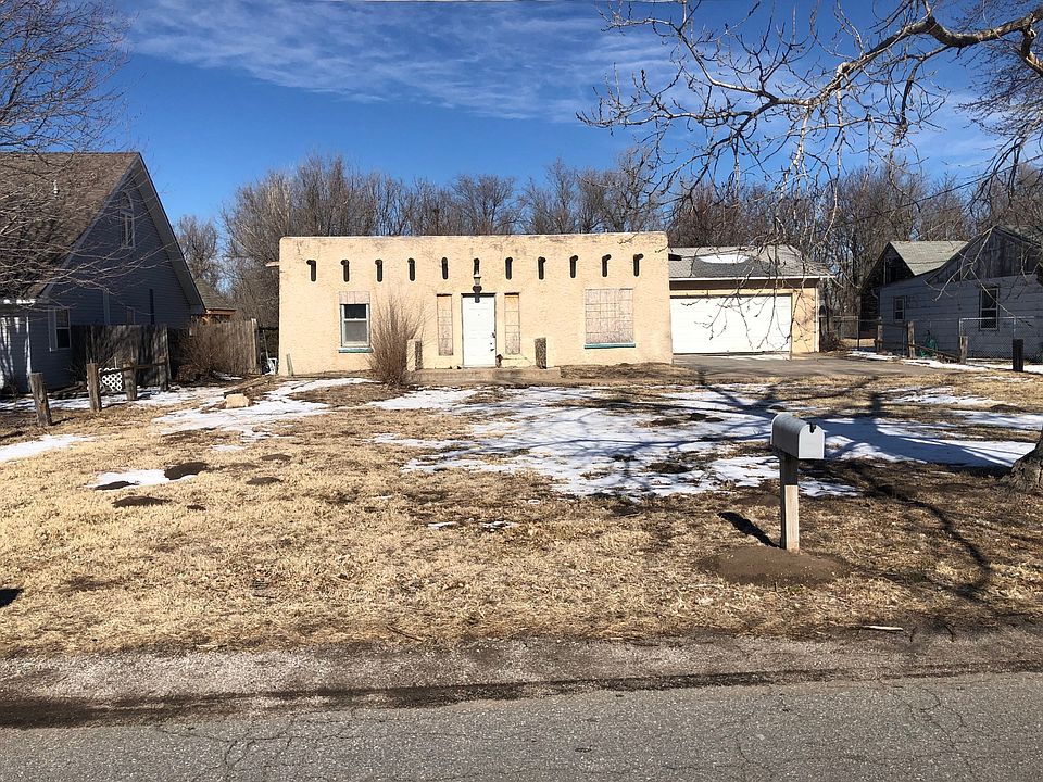 1514 W 15th Ave, Hutchinson, KS 67501 Zillow