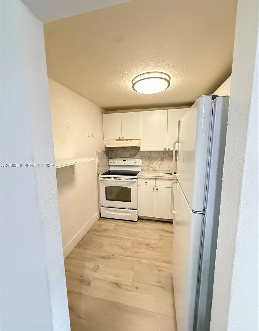 Las Estrellas Condo — Photo 3