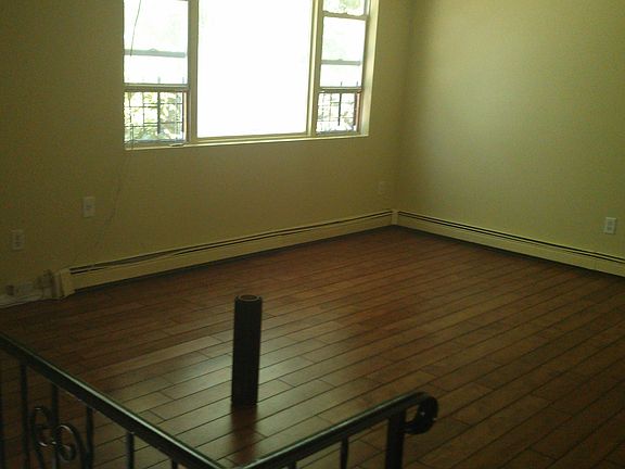 4th image of 11827 Long St