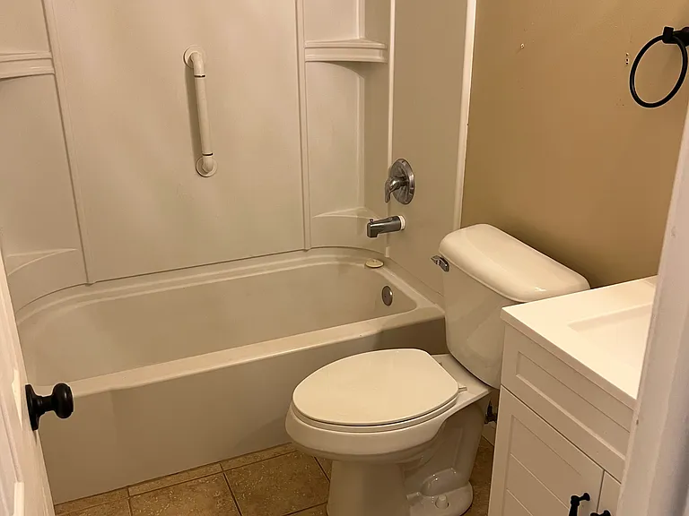 819 Case Ave — Photo 9