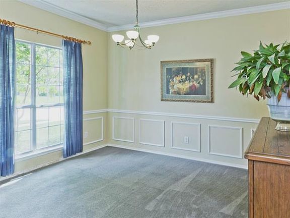 3rd image of 5084 San Jacinto Dr