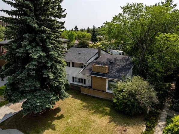 11819 87th Ave NW, Edmonton, AB T6G 0Y5