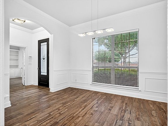 3rd image of 9861 Chamber Hall Dr
