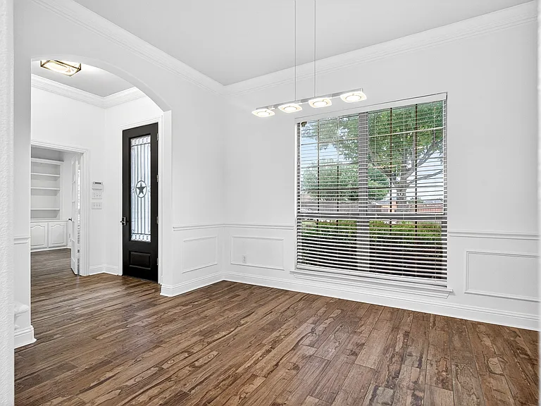 9861 Chamber Hall Dr — Photo 3