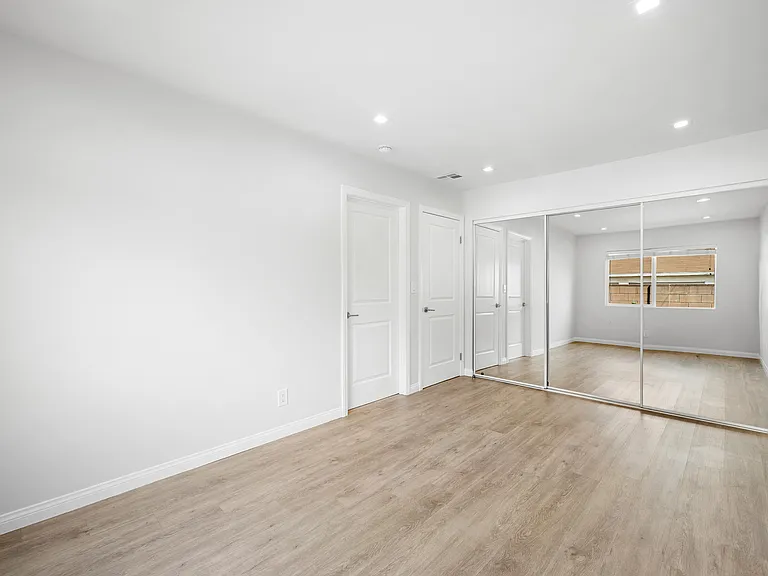 609 N Fairview St — Photo 14