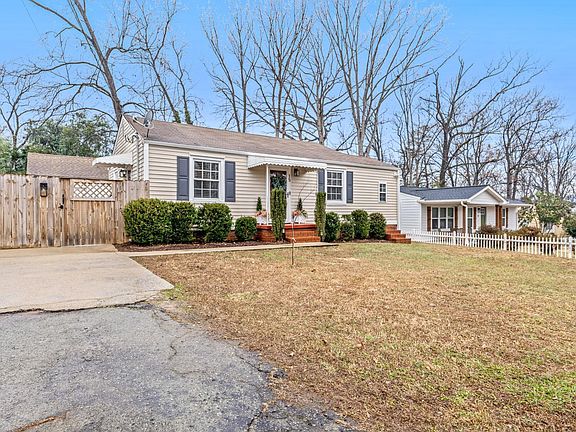 3rd image of 15 Essex Ct