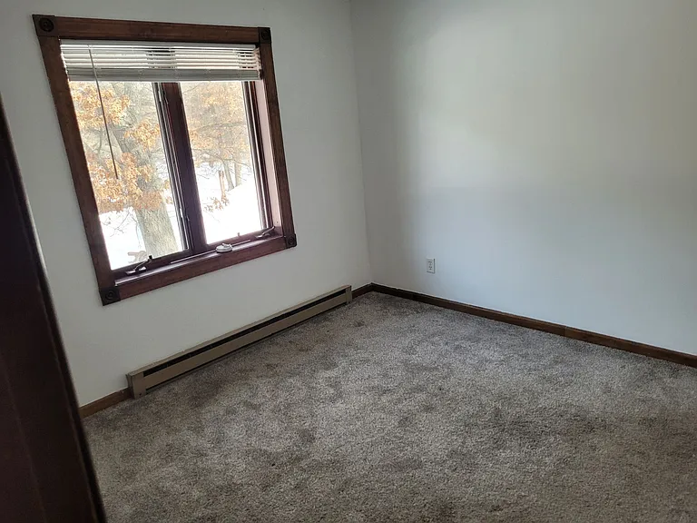 Experience Luxurious Living in the Heart of Kenwood, Baxter - Spacious Apartment — Photo 3