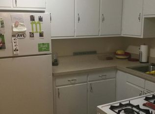 1 W 52nd St APT 2, Savannah, GA 31405