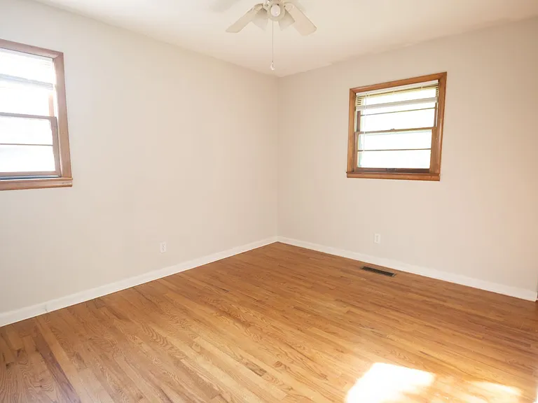 2501 Brookside Ct — Photo 7