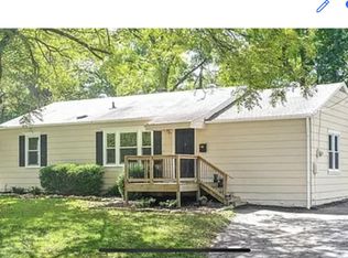8520 Robinson St, Overland Park, KS 66212