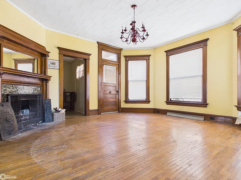 1028 Exchange St — Photo 7