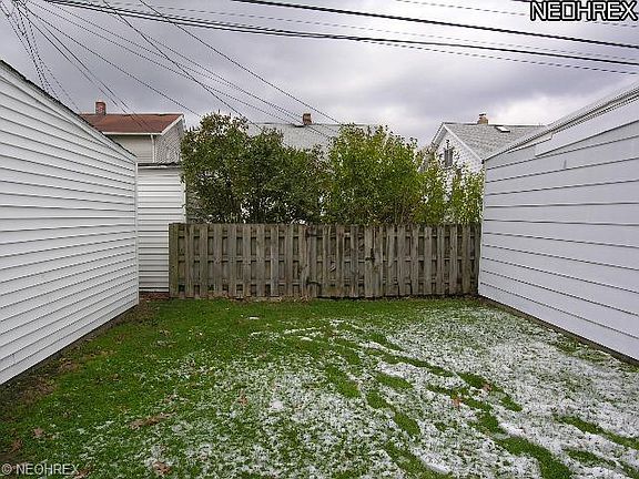 4th image of 10323 Runnymede Ave