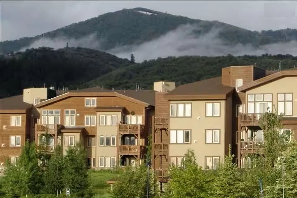 1 bed, 715 sqft, $2,000 — Photo 1