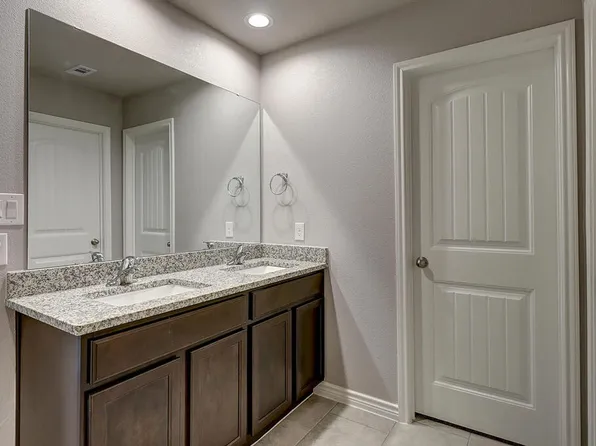 1278 Carnaby St, Corpus Christi, TX 78415