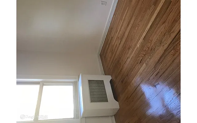 Rented by Douglas Elliman | media 19