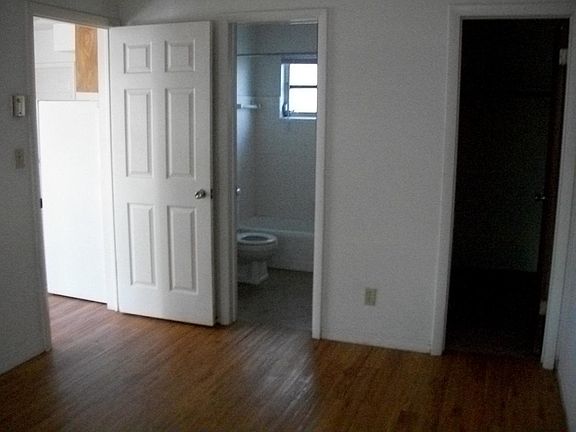 5th image of 2825 50th St S APT 4