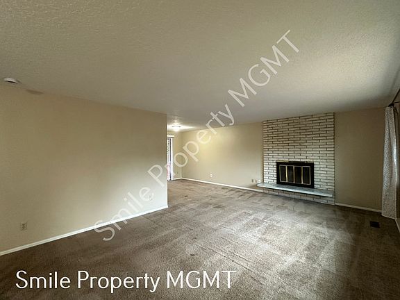 3rd image of 16927 SE Franklin St