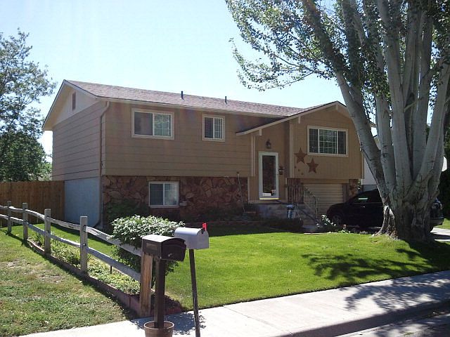 1st image of 850 Buckboard Ln