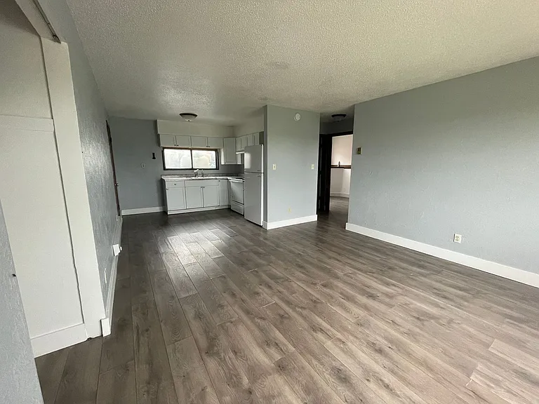 375 3rd Ave — Photo 6