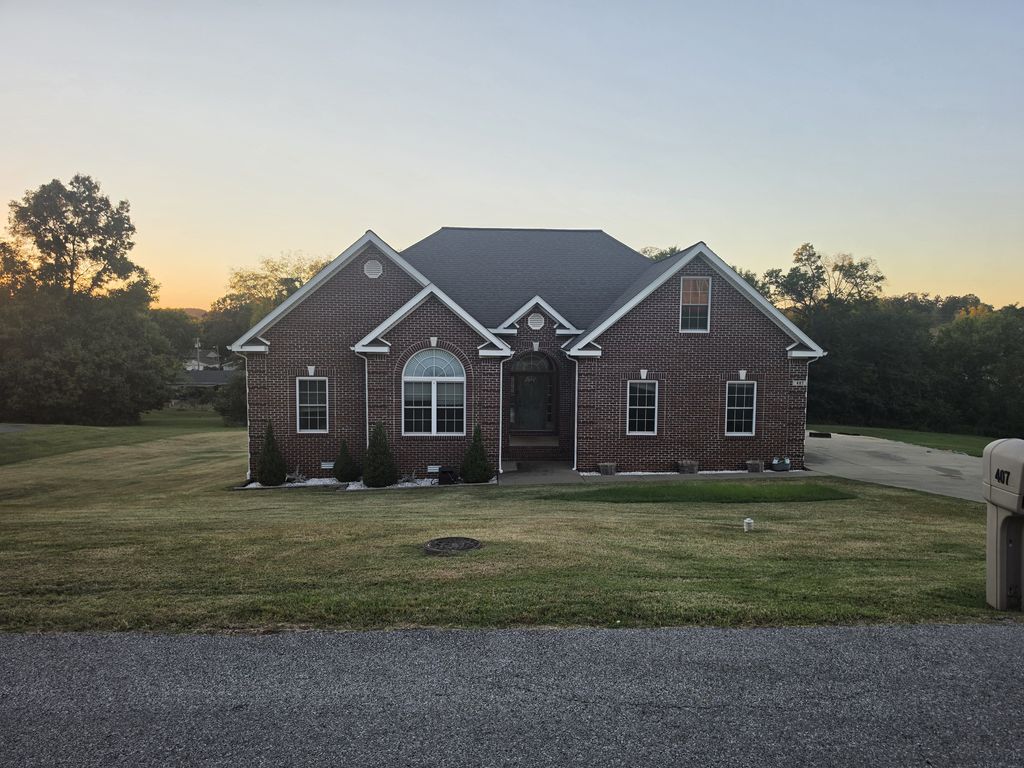 407 Centennial Dr - Property Image