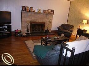 4th image of 248 Charterhouse Dr