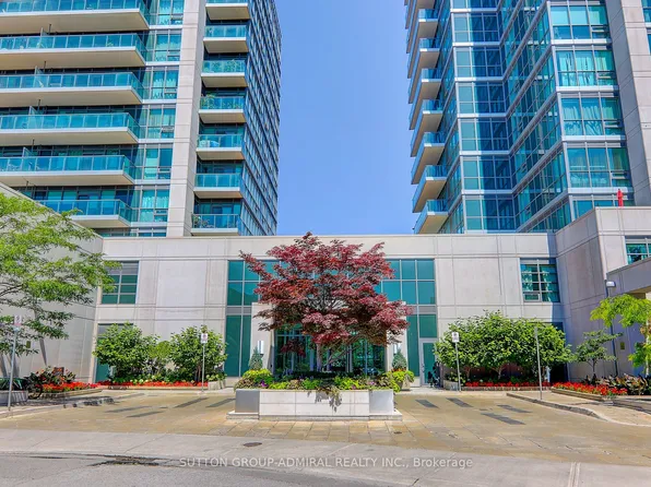 35 Brian Peck Cres #1413, Toronto, ON M4G 0A5