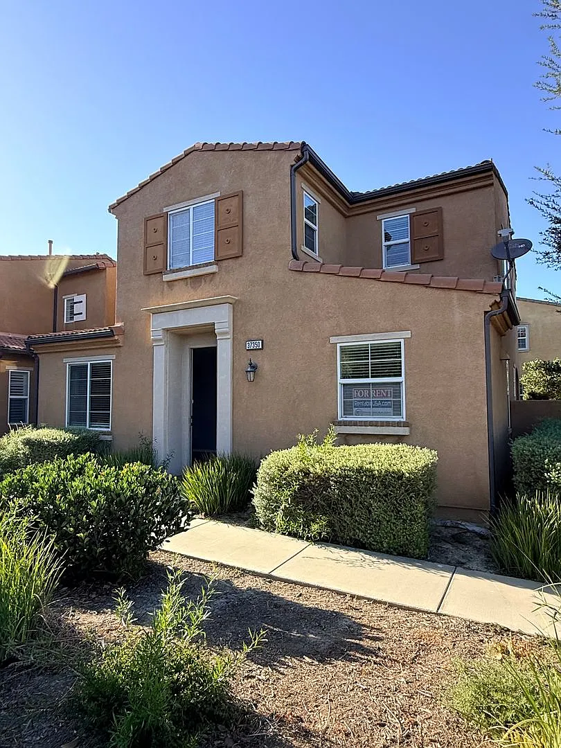 3 Bedroom Condo for Rent in Murrieta — Photo 1