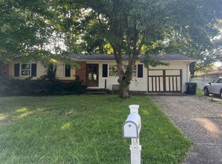 25 Birchwood Rd, Litchfield, IL 62056