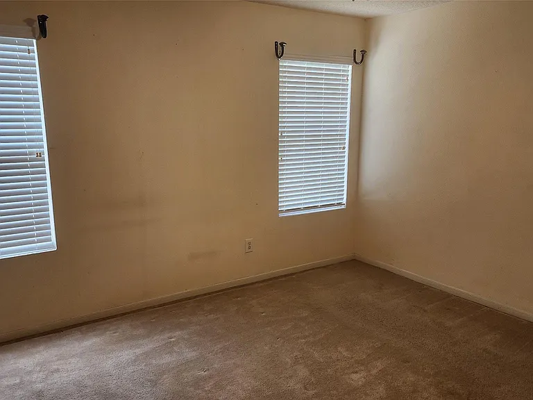 12214 Carriage Oak Cir — Photo 16