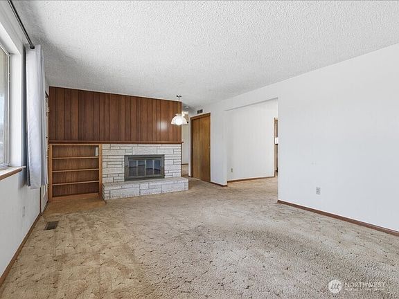 5th image of 702 West Ridge Drive