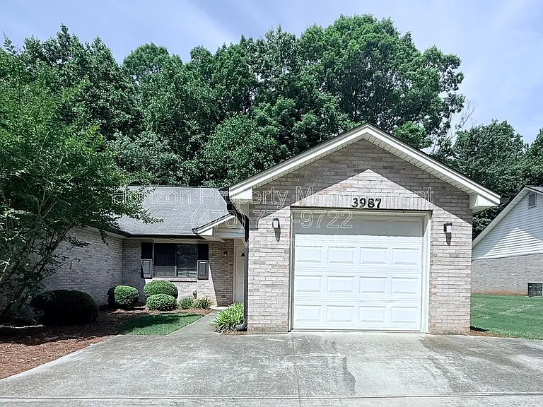 3987 Hidden Hollow Dr — Photo 2