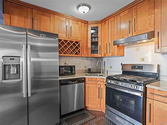 3rd image of 311 Saint Nicholas Avenue #3H