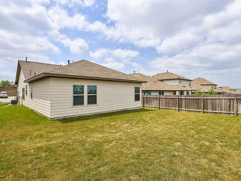 413 Callahan Ln — Photo 5