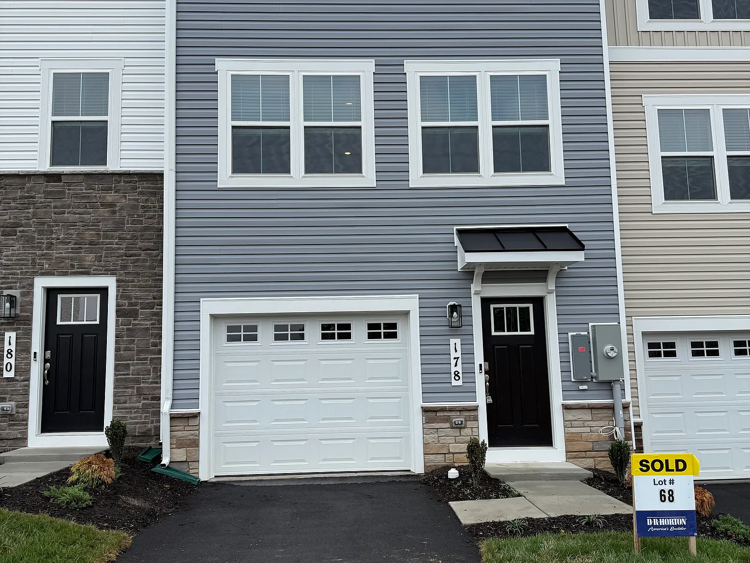 4 bed, 3.5 bath, 1589 sqft, $2,195 — Photo 1