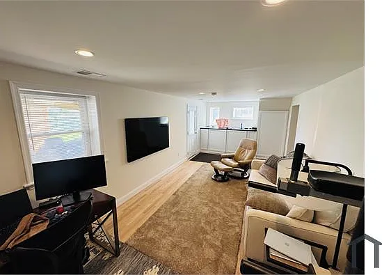 3309 Highwood Dr SE — Photo 10