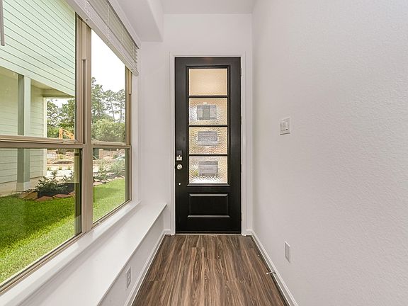 4th image of 625 Aspen Falls Ct