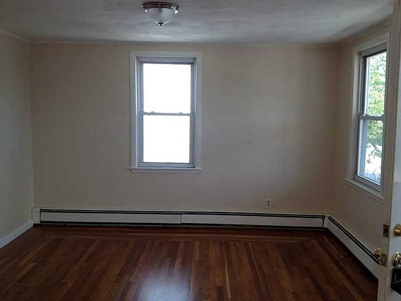 4th image of 39 Orlando Ave