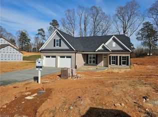 158 Vine Ridge Dr, Winston Salem, NC 27127