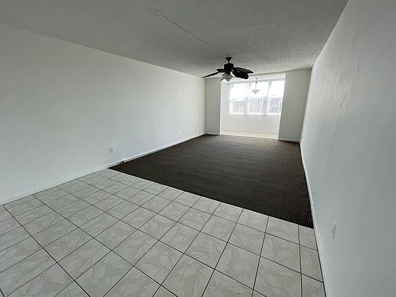 5th image of 2840 Somerset Dr APT 401M
