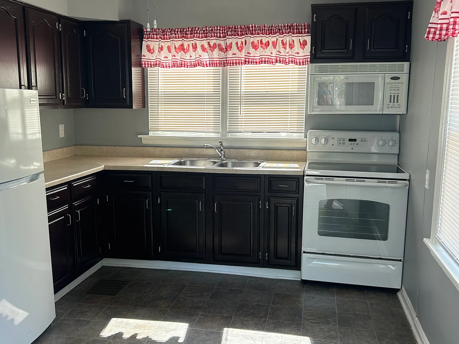 1 bed, 650 sqft, $1,300 — Photo 2