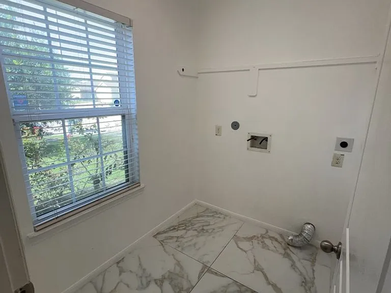 3238 Elisa Springs Ln — Photo 19