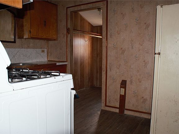 4th image of 200 Clemmer St #B