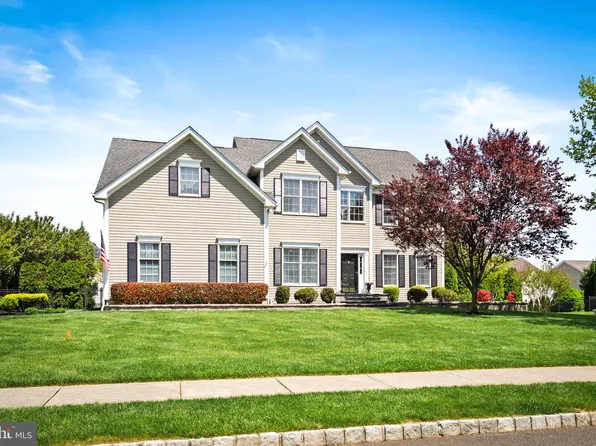 12 Wright Dr, Chesterfield, NJ 08515