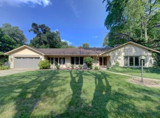 8315 Schreiber Dr, Munster, IN 46321