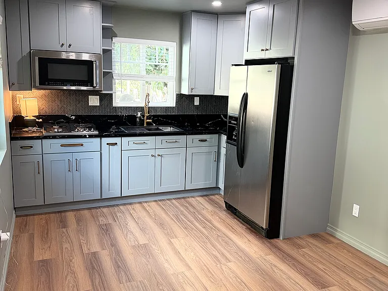 937 Cypress Ave — Photo 5