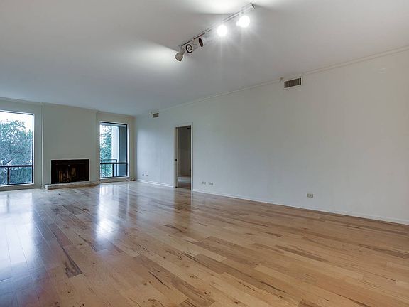 5th image of 701 N Saint Marys St APT 25
