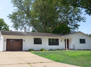 805 Knottingham Dr, Ottawa, IL 61350